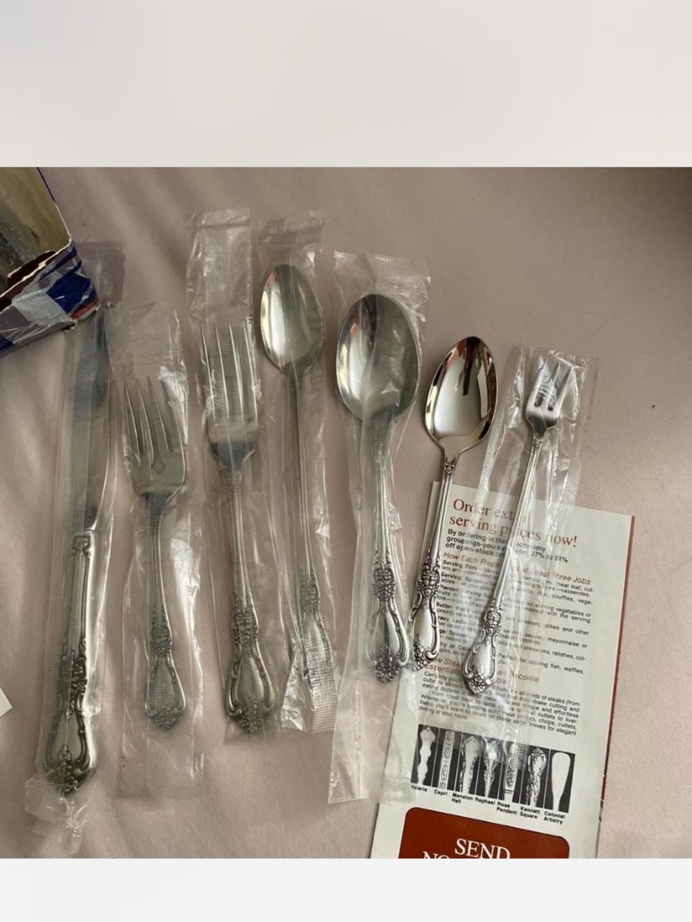 Oneida Deluxe Stainless Steel Silver Ornate Handle Flatware Set